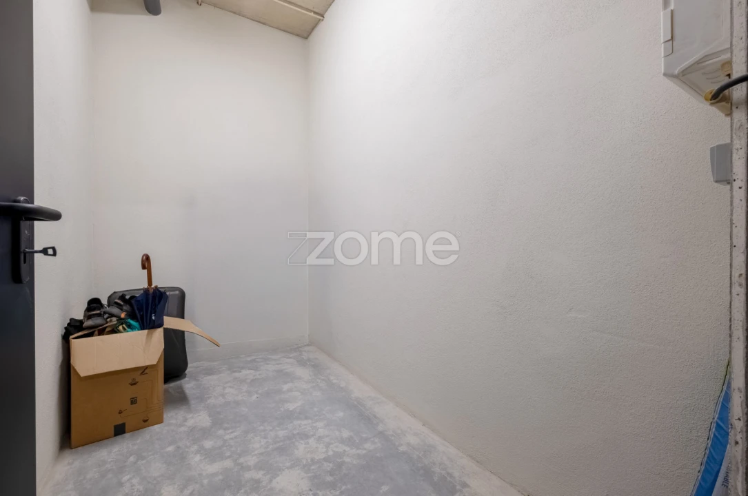 Apartamento T1 para Venda em Urgezes Foto 28