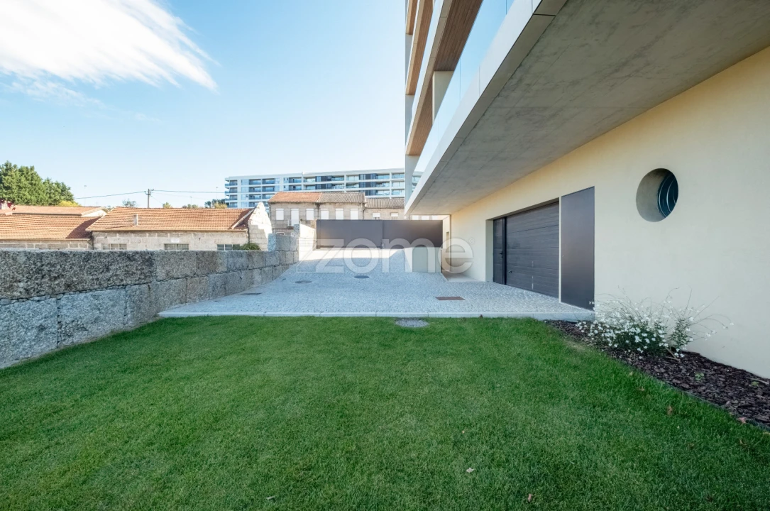 Apartamento T1 para Venda em Urgezes Foto 30