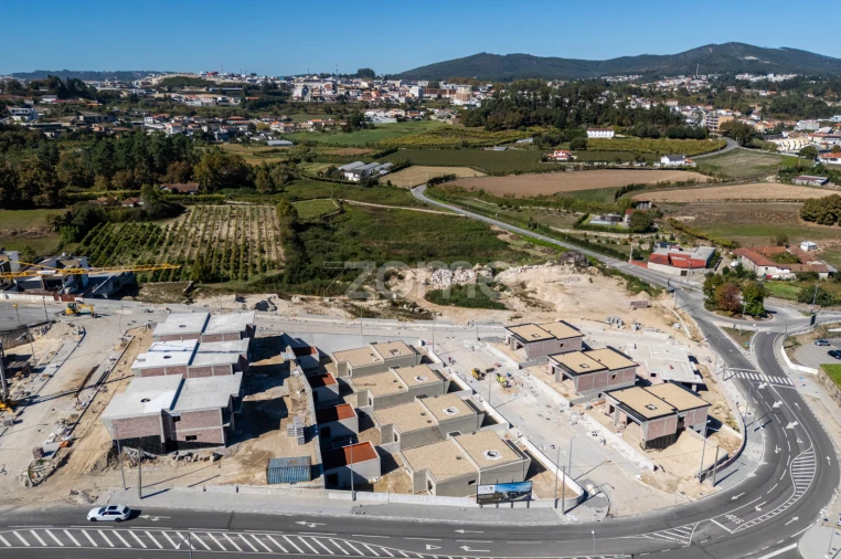 Moradia T3 para Venda em Silvares, Pias, Nogueira e Alvarenga Foto 2