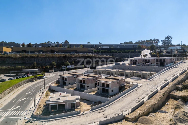 Moradia T3 para Venda em Silvares, Pias, Nogueira e Alvarenga Foto 16