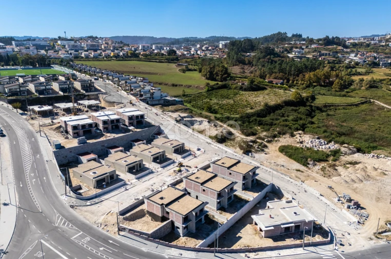 Moradia T3 para Venda em Silvares, Pias, Nogueira e Alvarenga Foto 10