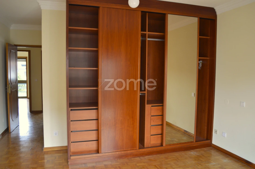 Moradia T5 para Venda em São Mamede de Infesta e Senhora da Hora Foto 12