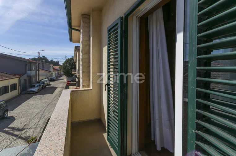 Moradia T3 para Venda em Arvore Foto 22