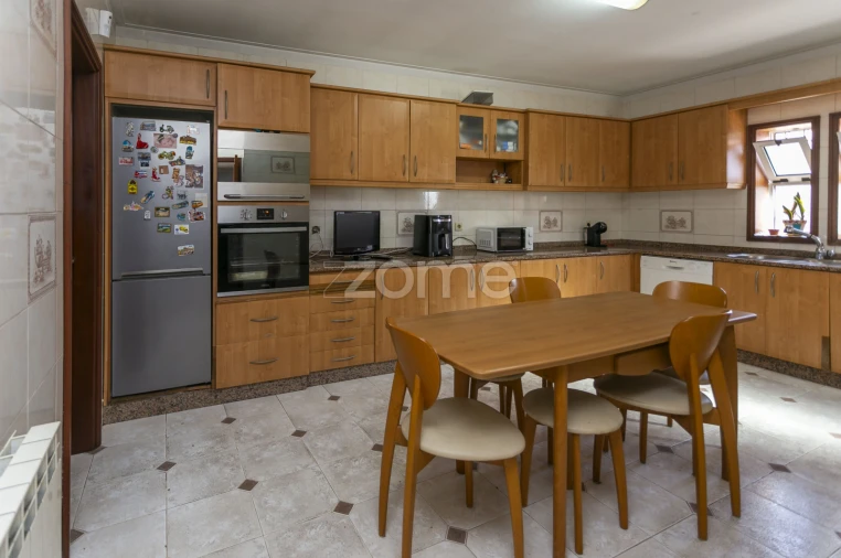 Moradia T3 para Venda em Arvore Foto 2