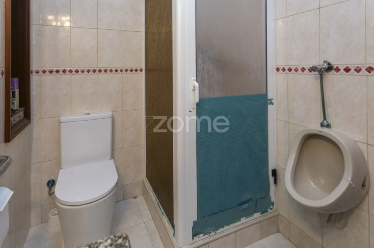 Moradia T3 para Venda em Arvore Foto 15