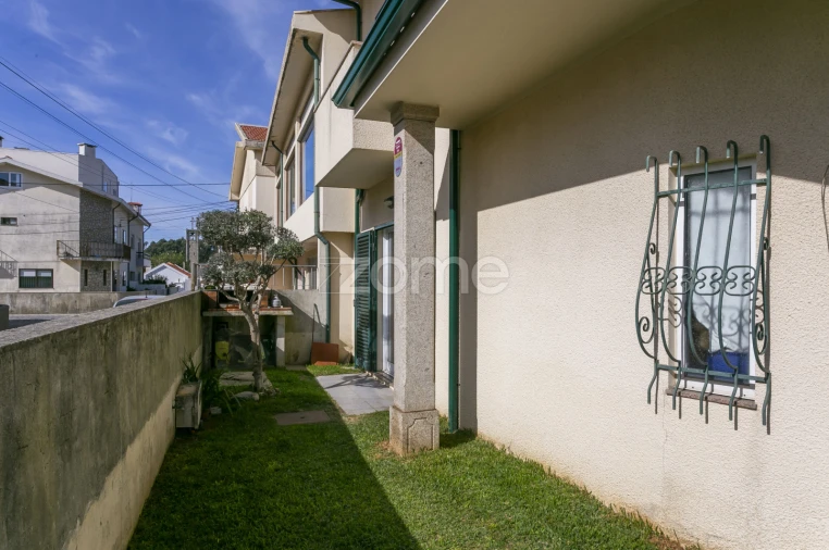 Moradia T3 para Venda em Arvore Foto 33