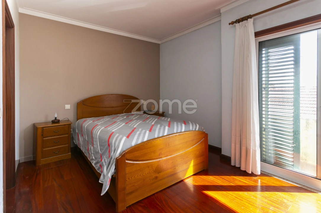 Moradia T3 para Venda em Arvore Foto 17