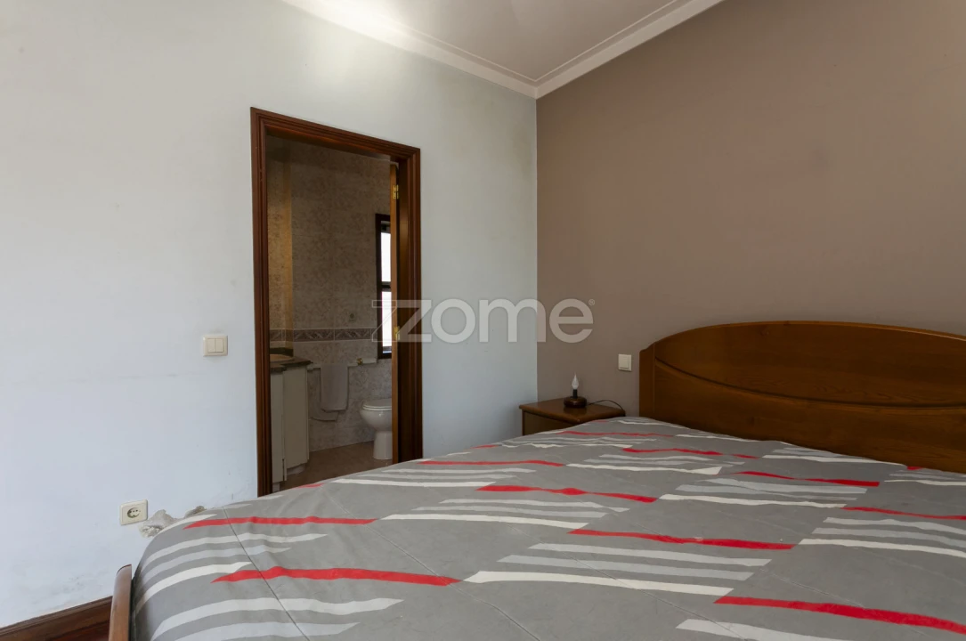 Moradia T3 para Venda em Arvore Foto 16