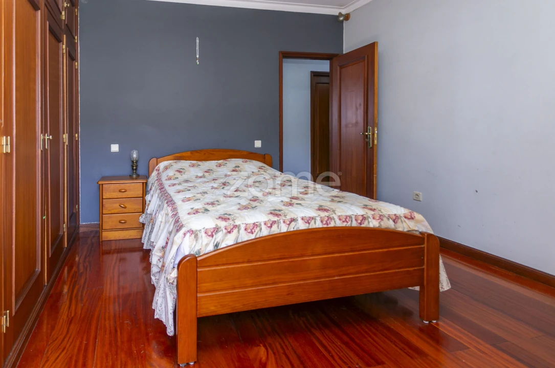 Moradia T3 para Venda em Arvore Foto 27