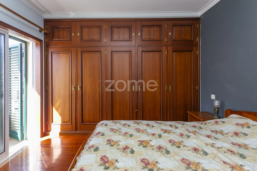 Moradia T3 para Venda em Arvore Foto 28