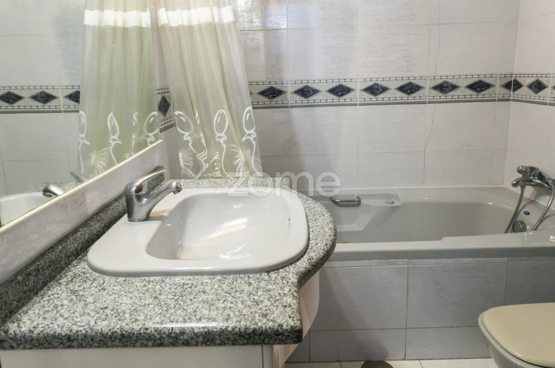 Moradia T3 para Venda em Arvore Foto 29