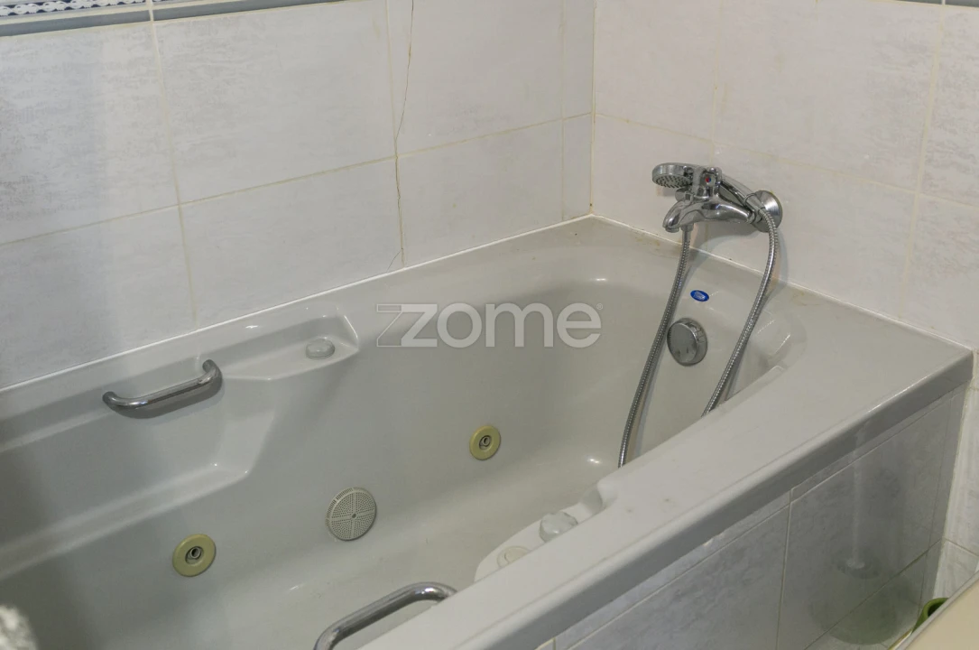 Moradia T3 para Venda em Arvore Foto 30