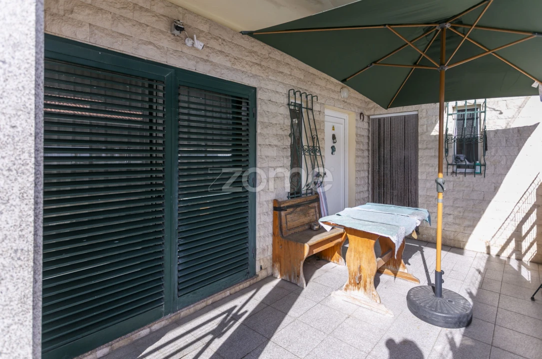 Moradia T3 para Venda em Arvore Foto 34