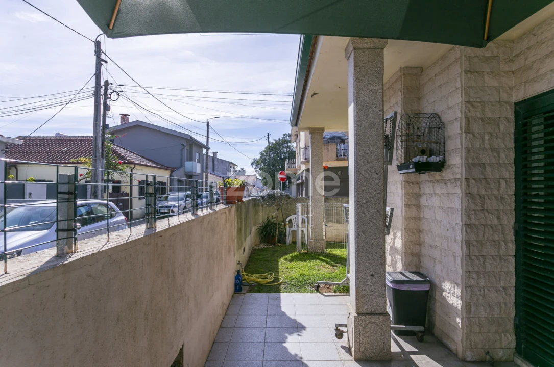 Moradia T3 para Venda em Arvore Foto 33