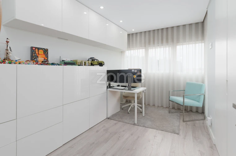 Apartamento T4 para Venda em Pontinha e Famões Foto 18