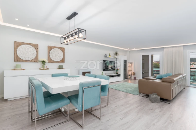 Apartamento T4 para Venda em Pontinha e Famões Foto 23