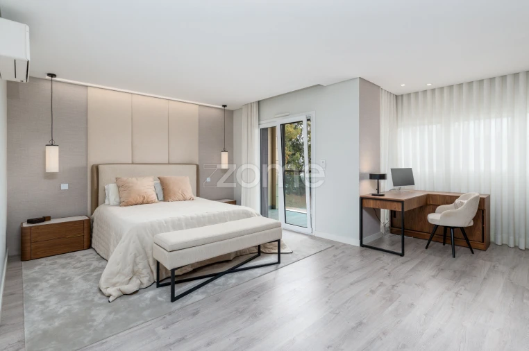 Apartamento T4 para Venda em Pontinha e Famões Foto 2