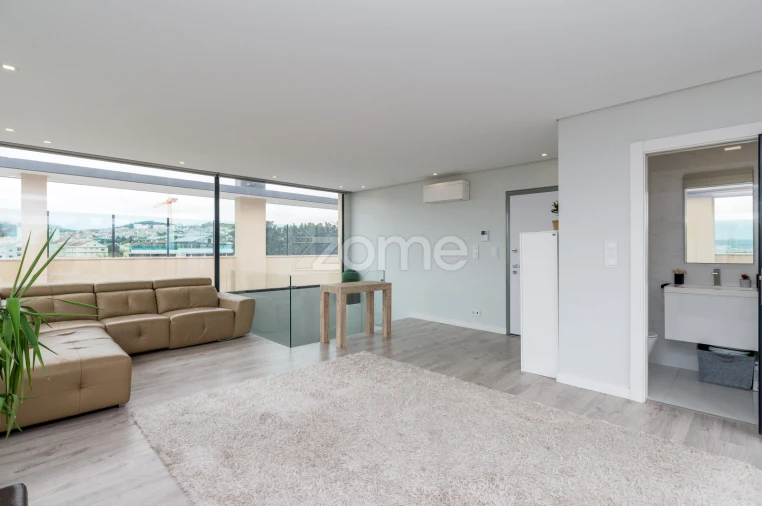 Apartamento T4 para Venda em Pontinha e Famões Foto 40