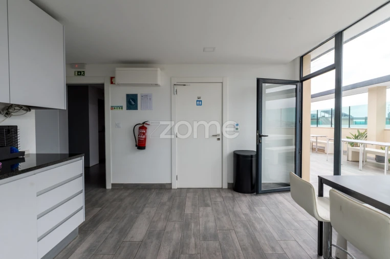 Apartamento T4 para Venda em Pontinha e Famões Foto 61