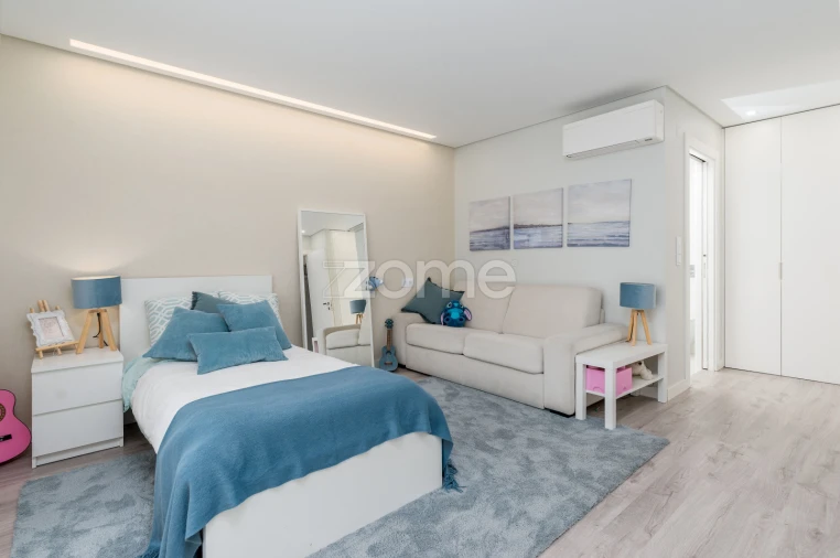 Apartamento T4 para Venda em Pontinha e Famões Foto 8