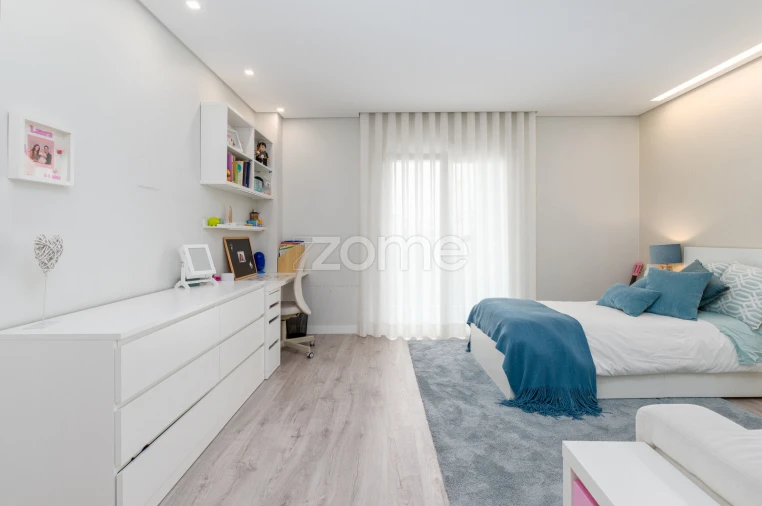 Apartamento T4 para Venda em Pontinha e Famões Foto 9