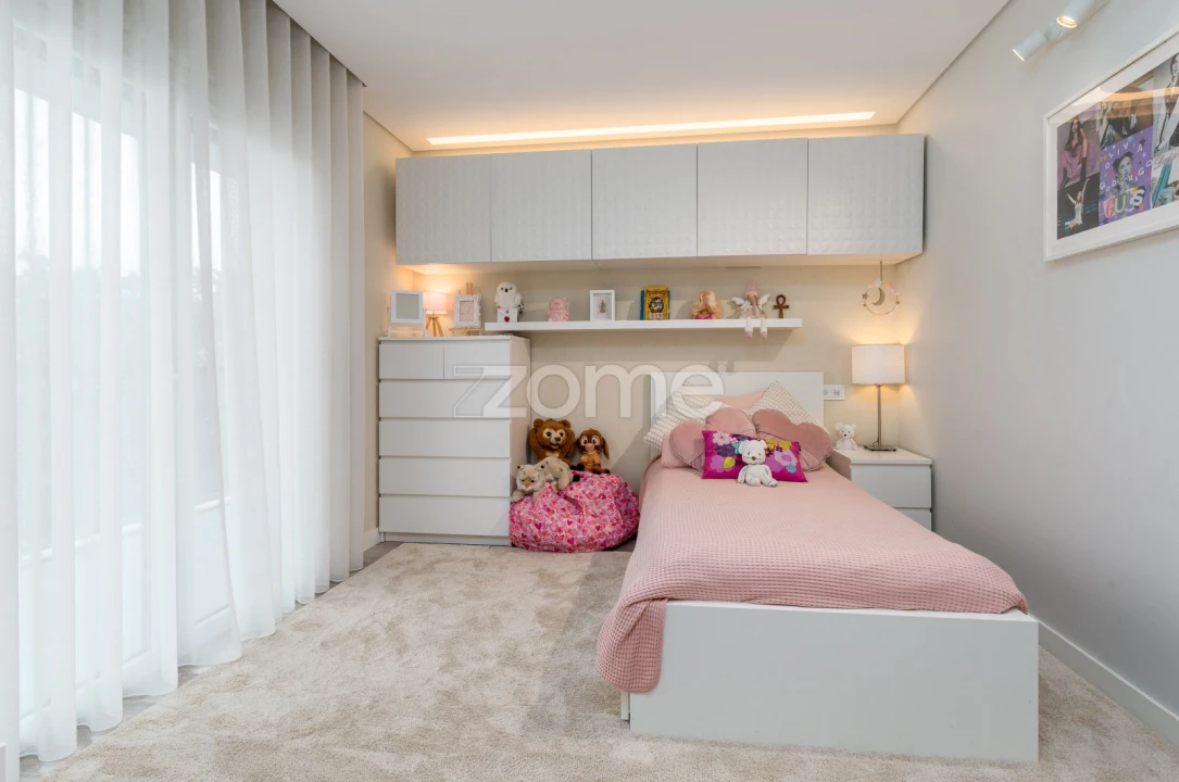 Apartamento T4 para Venda em Pontinha e Famões Foto 13