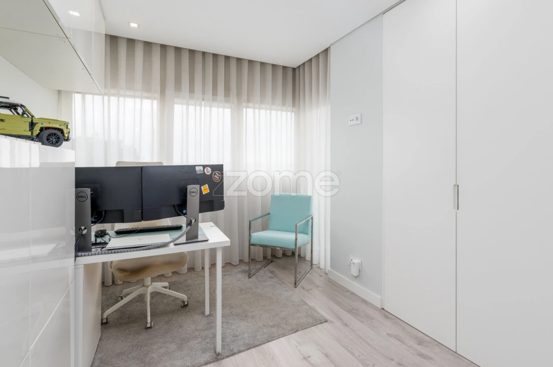Apartamento T4 para Venda em Pontinha e Famões Foto 19