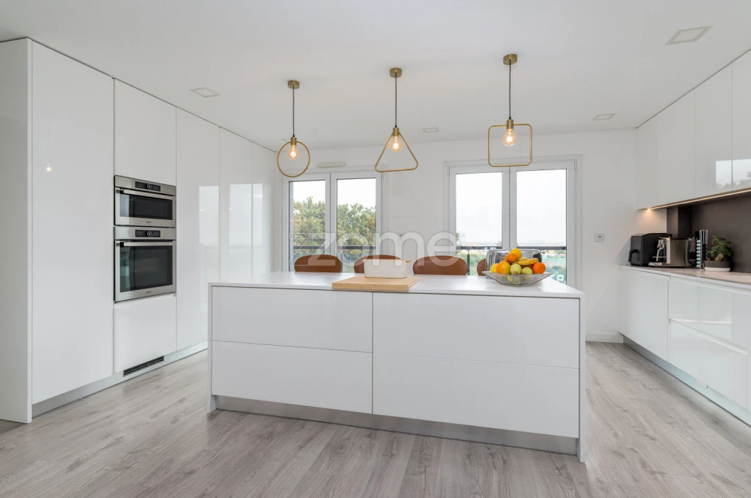 Apartamento T4 para Venda em Pontinha e Famões Foto 32