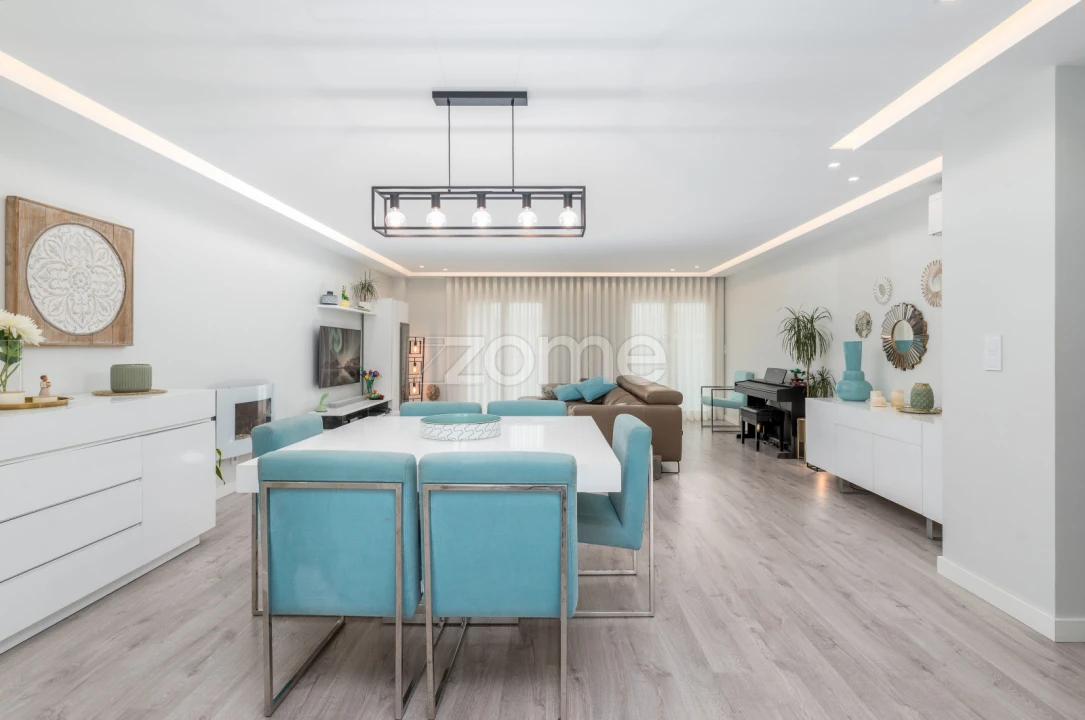 Apartamento T4 para Venda em Pontinha e Famões Foto 36