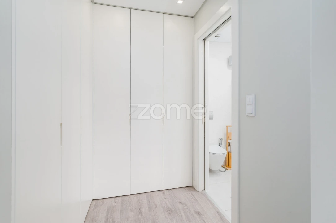 Apartamento T4 para Venda em Pontinha e Famões Foto 4