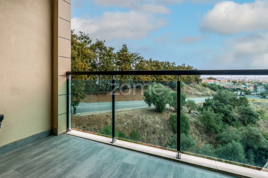 Apartamento T4 para Venda em Pontinha e Famões Foto 30