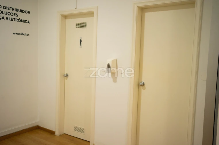 Escritório para Arrendamento em Sacavém e Prior Velho Foto 11