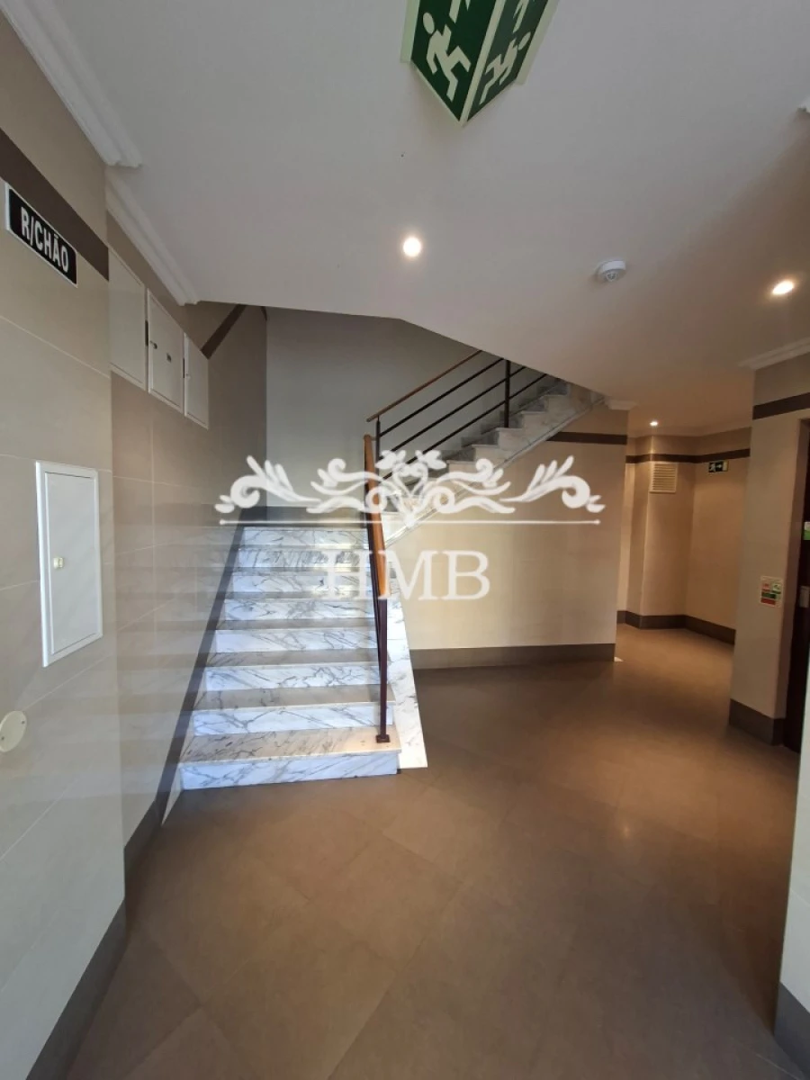 Apartamento T2 para Venda em Alvor Foto 47