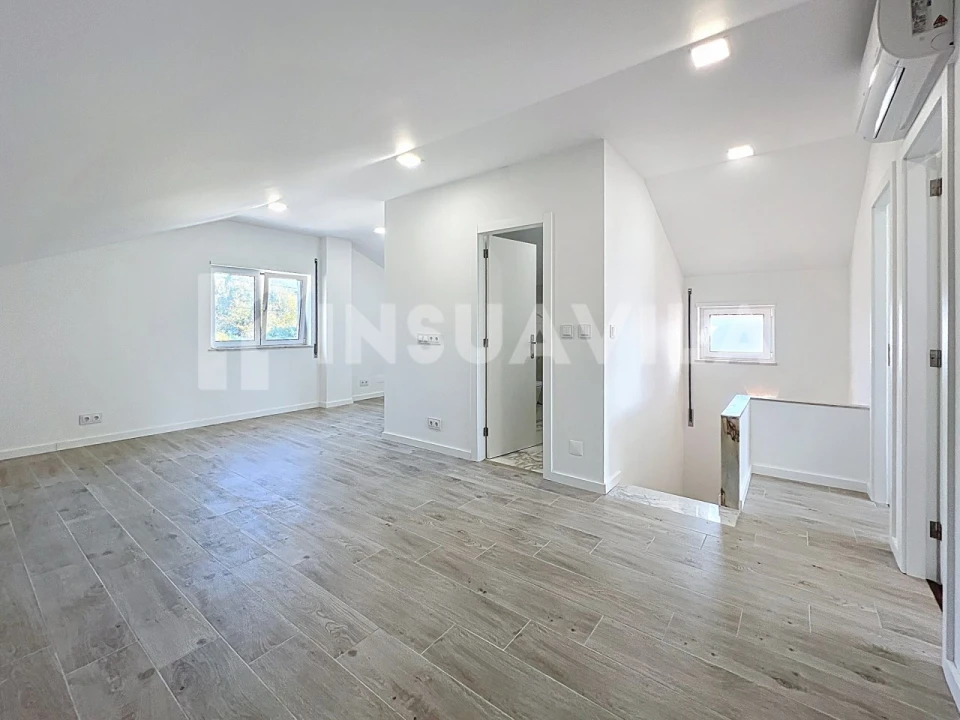 Moradia T4 para Venda em Vilar de Mouros Foto 24