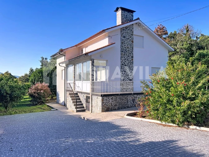 Moradia T4 para Venda em Vilar de Mouros Foto 7