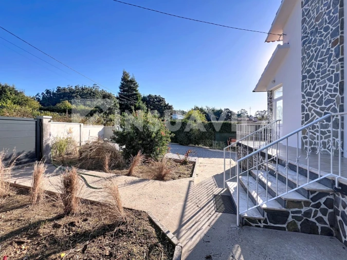 Moradia T4 para Venda em Vilar de Mouros Foto 31