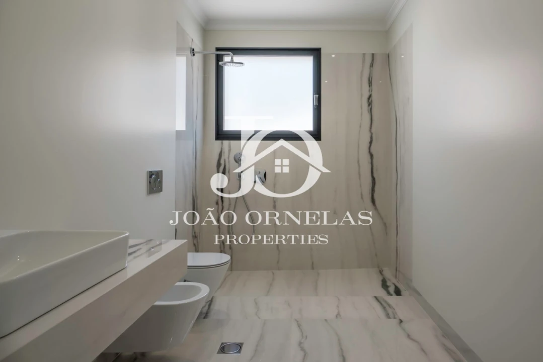 Moradia T3 para Venda em São Martinho Foto 16