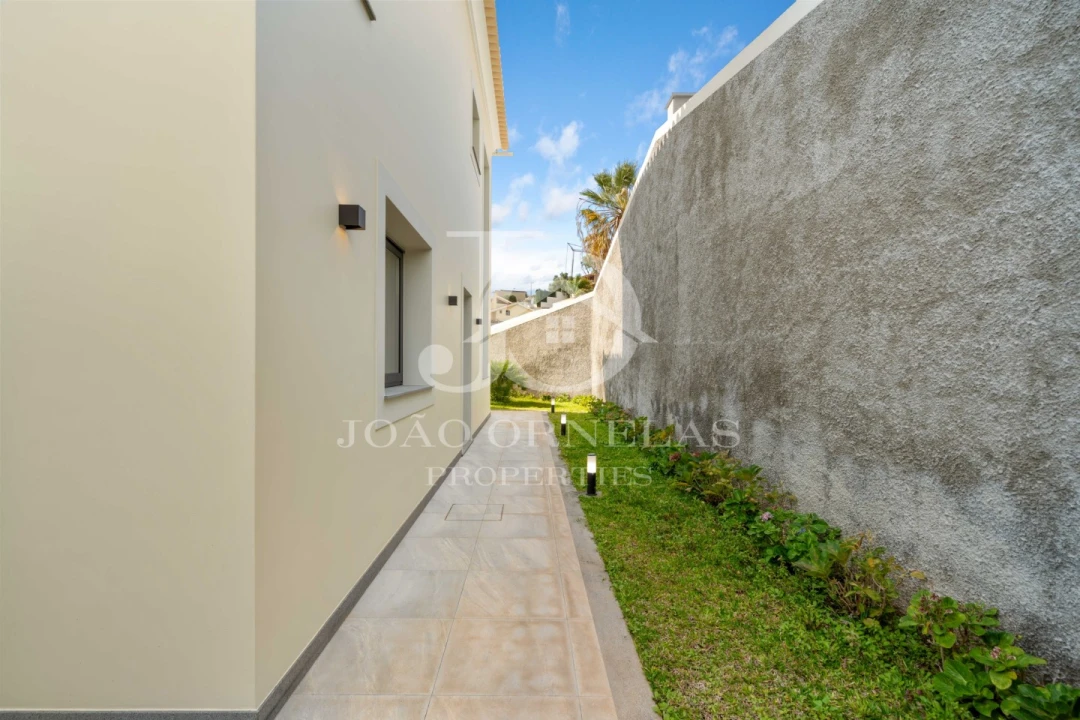 Moradia T3 para Venda em São Martinho Foto 24