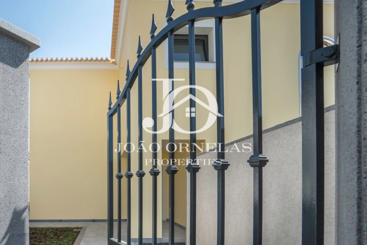 Moradia T3 para Venda em São Martinho Foto 4