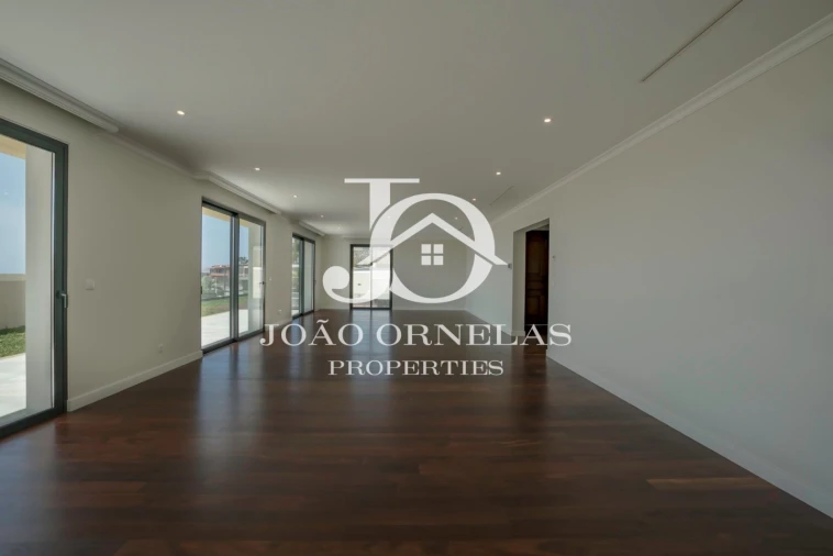 Moradia T3 para Venda em São Martinho Foto 12