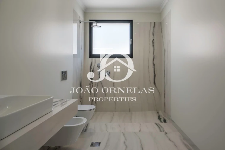 Moradia T3 para Venda em São Martinho Foto 16