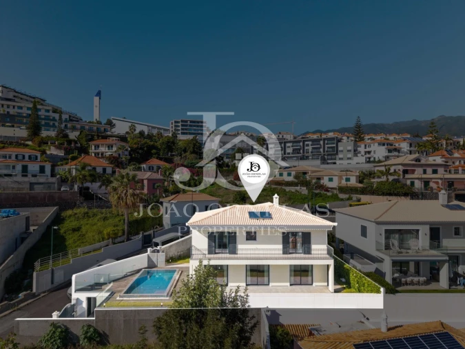 Moradia T3 para Venda em São Martinho Foto 1