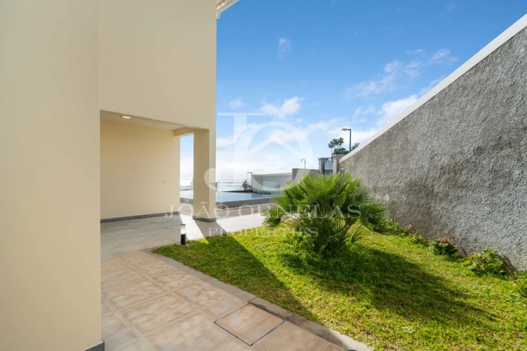 Moradia T3 para Venda em São Martinho Foto 26