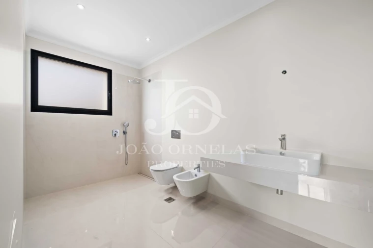 Moradia T3 para Venda em São Martinho Foto 30