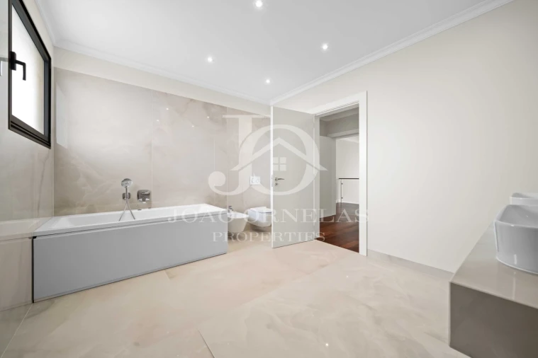 Moradia T3 para Venda em São Martinho Foto 42