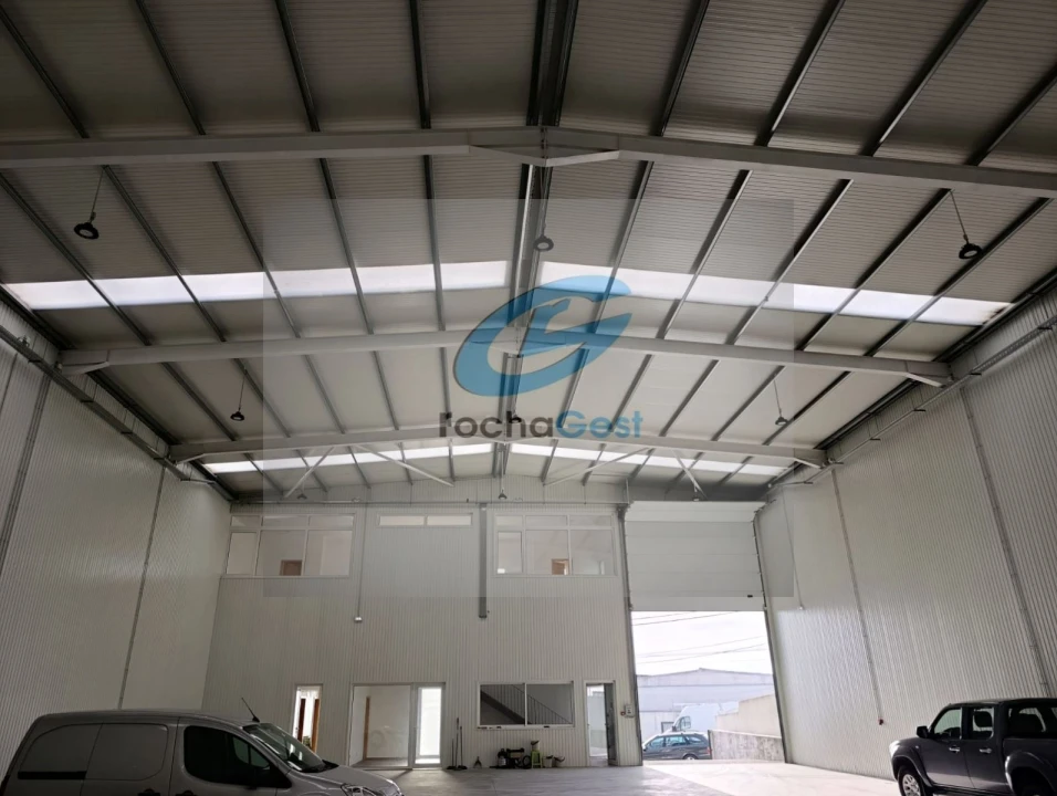 Armazém para Arrendamento em Canelas Foto 1