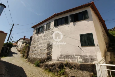 Moradia T3 para Venda em Moreira do Rei e Várzea Cova