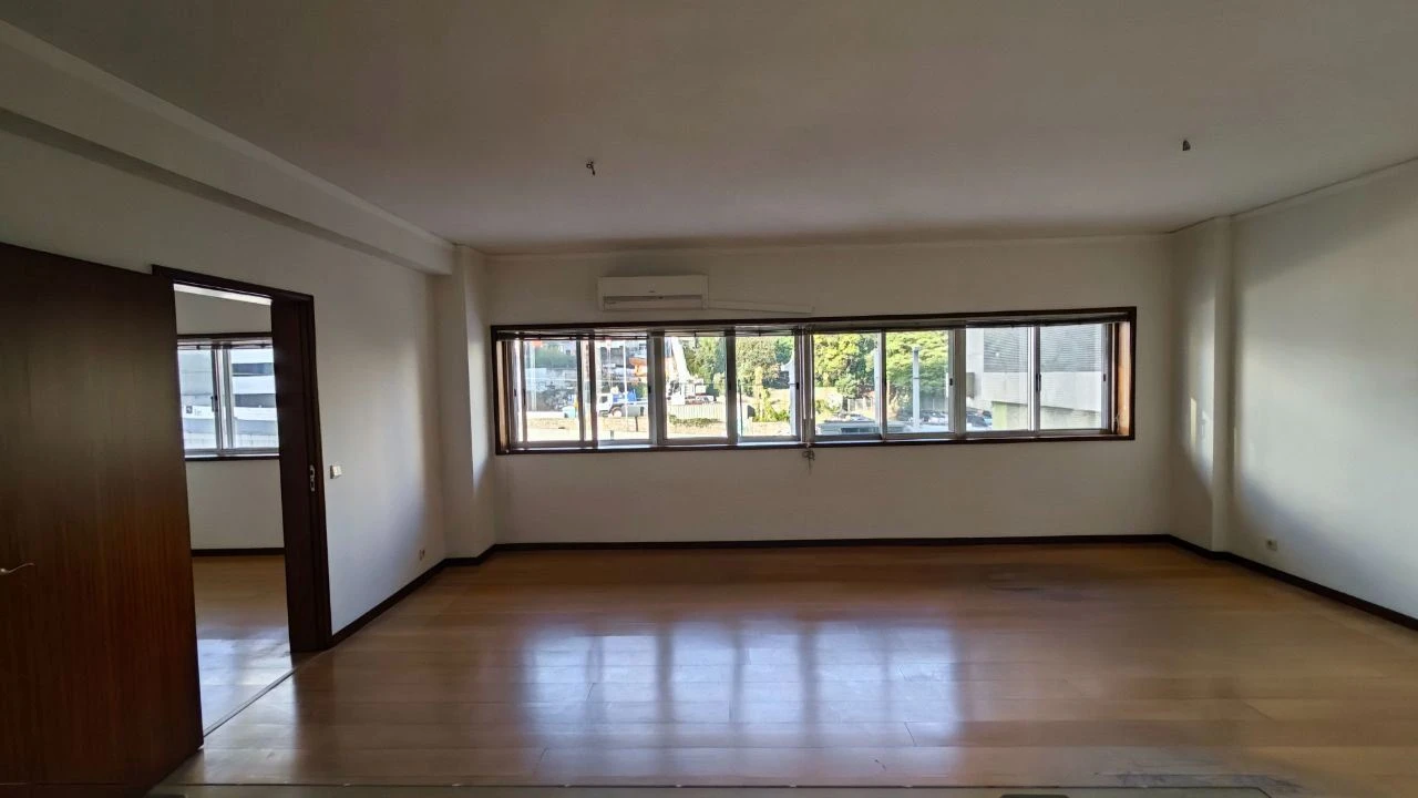 Escritório para Arrendamento em Arcozelo Foto 2
