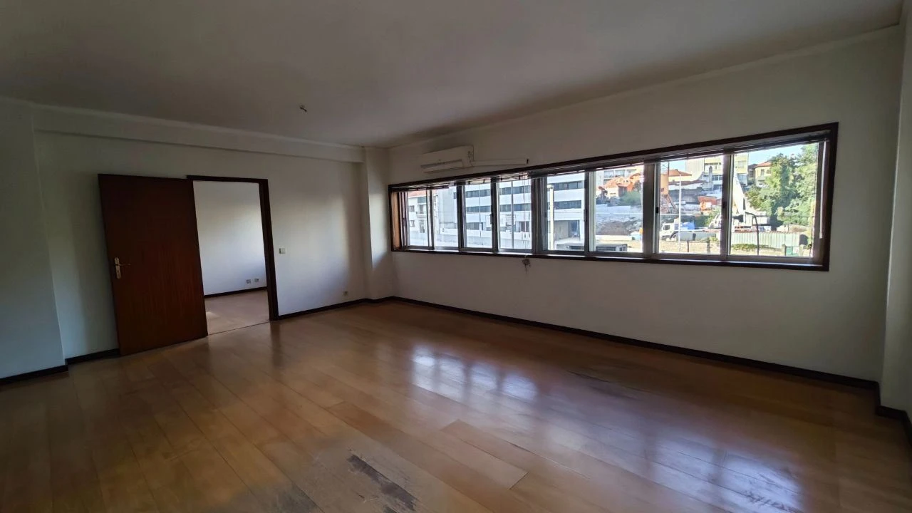 Escritório para Arrendamento em Arcozelo Foto 4