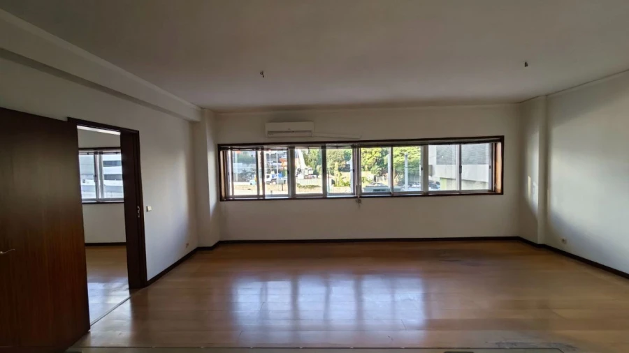 Escritório para Arrendamento em Arcozelo Foto 2